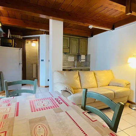 Zwei-zimmer-wohnung Im Dachgeschoss 5 P- L- Frejus By Interhome 公寓