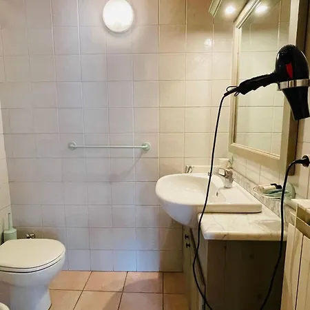 Zwei-zimmer-wohnung Im Dachgeschoss 5 P- L- Frejus By Interhome 公寓 *