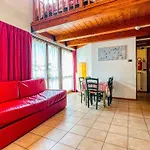 Zwei-zimmer-wohnung Im Dachgeschoss 5 P- L- Frejus By Interhome Apartmán