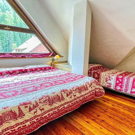 Zwei-zimmer-wohnung Im Dachgeschoss 5 P- L- Frejus By Interhome