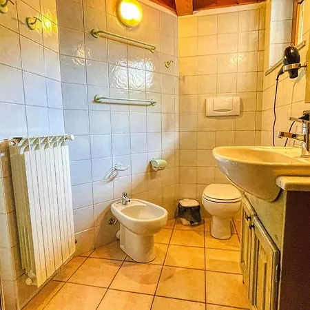 Zwei-zimmer-wohnung Im Dachgeschoss 5 P- L- Frejus By Interhome アパート バルドネッキア