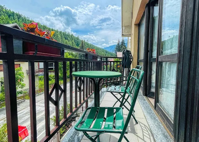 Apartment Zwei-zimmer-wohnung Im Dachgeschoss 5 P- L- Frejus By Interhome *